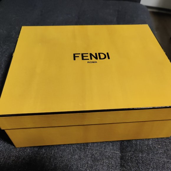 Brand New Fendi Colibrì Lite, size 38.5, Pink Sequin - Picture 2 of 10
